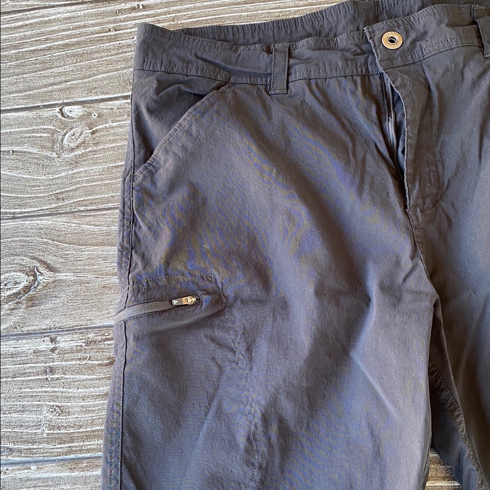 Men's Black Flat Front Cargo Athletic Shorts - Picture 5 of 6